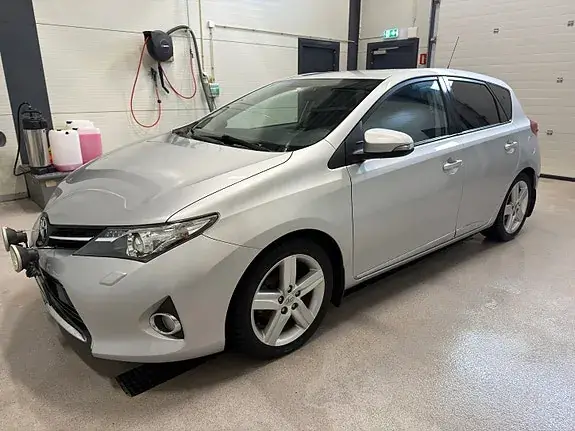 Toyota Auris 2013 photo 4