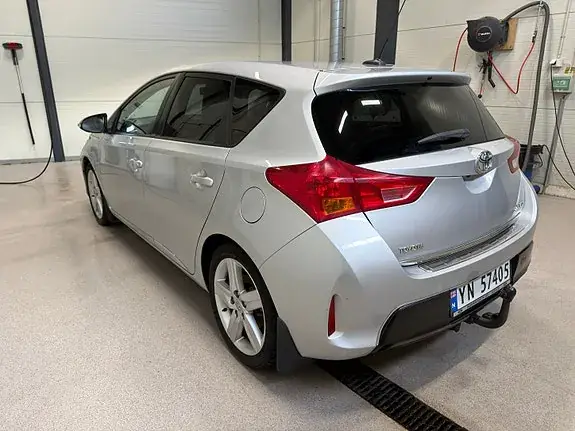 Toyota Auris 2013 photo 5
