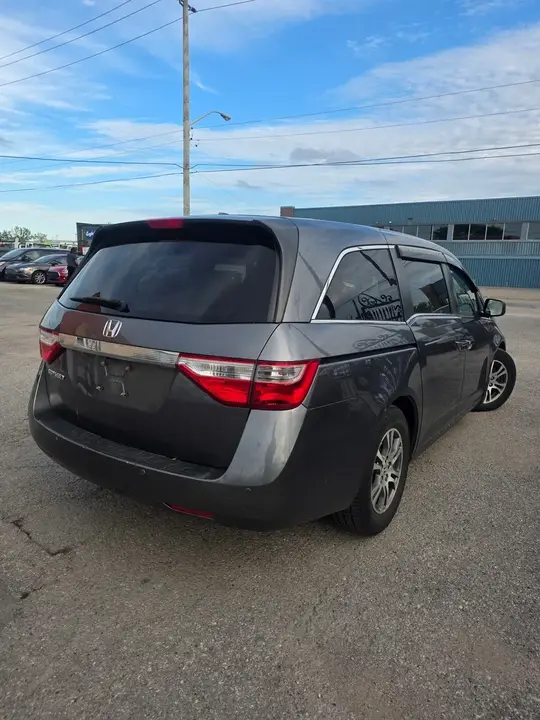 Honda Odyssey 2012 photo 4