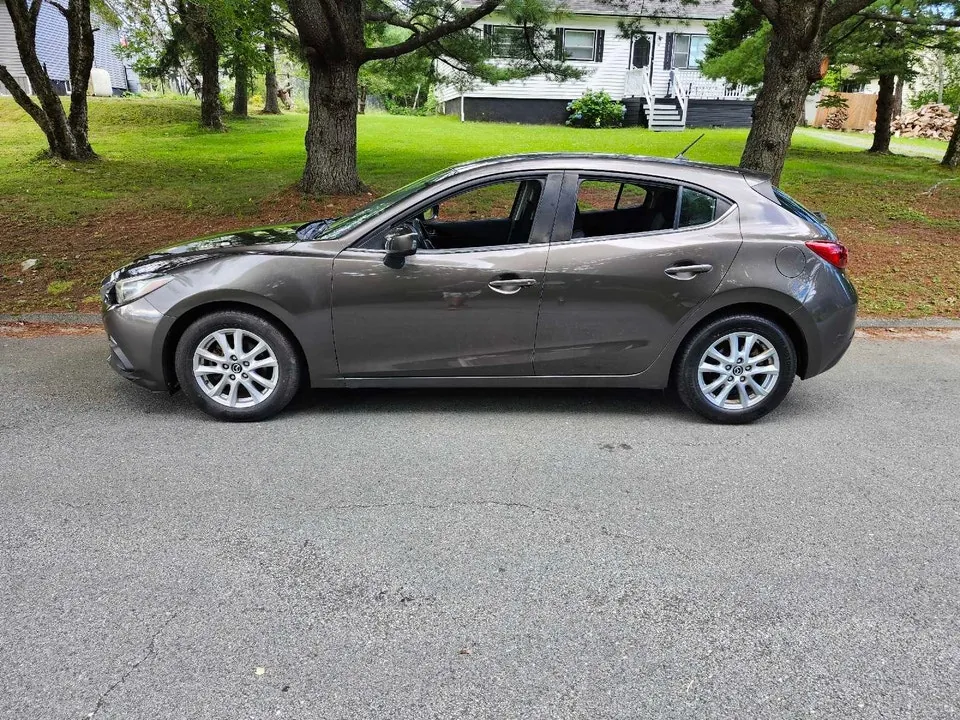 Mazda 3 2015 photo 2