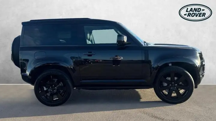Land Rover Defender photo 5