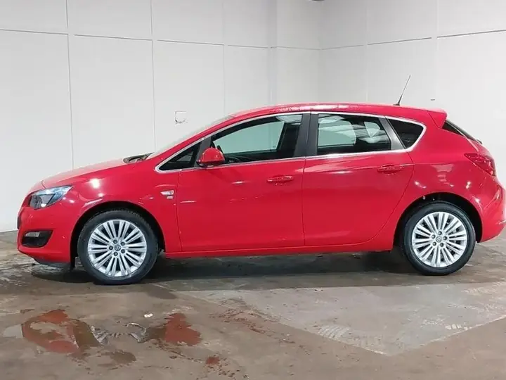 Vauxhall Astra 2014 photo 4