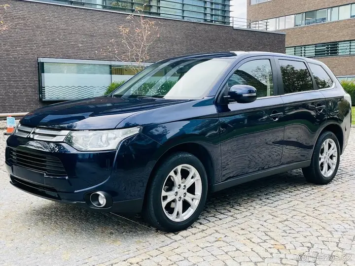 Mitsubishi Outlander 2015 photo 2