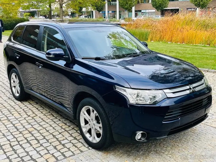 Mitsubishi Outlander 2015 photo 4