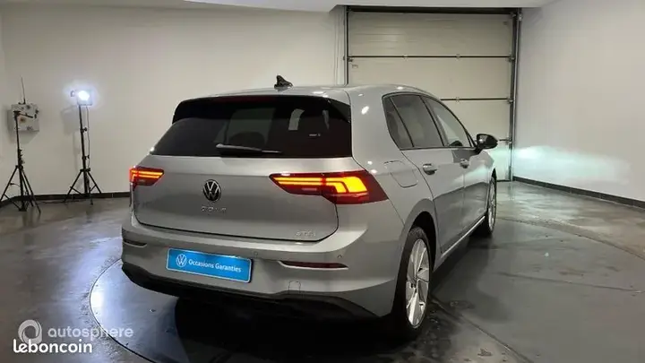 Volkswagen Golf 2025 photo 5