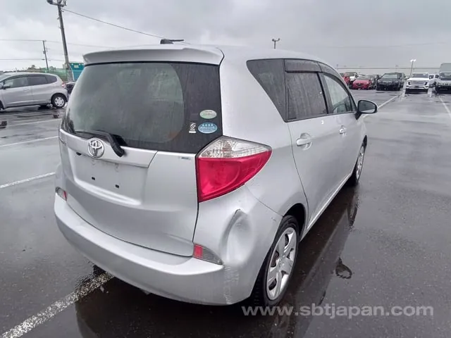 Toyota Ractis 2011 photo 4