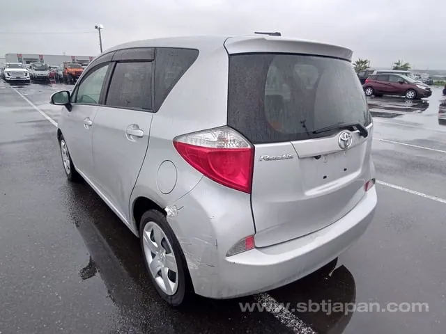 Toyota Ractis 2011 photo 3