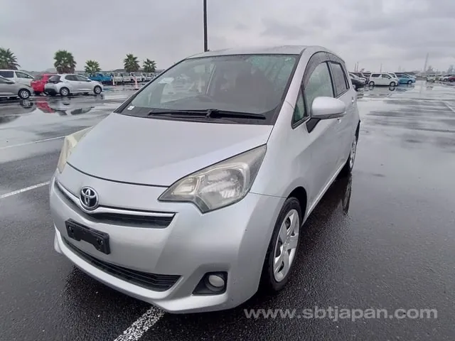 Toyota Ractis 2011 photo 2