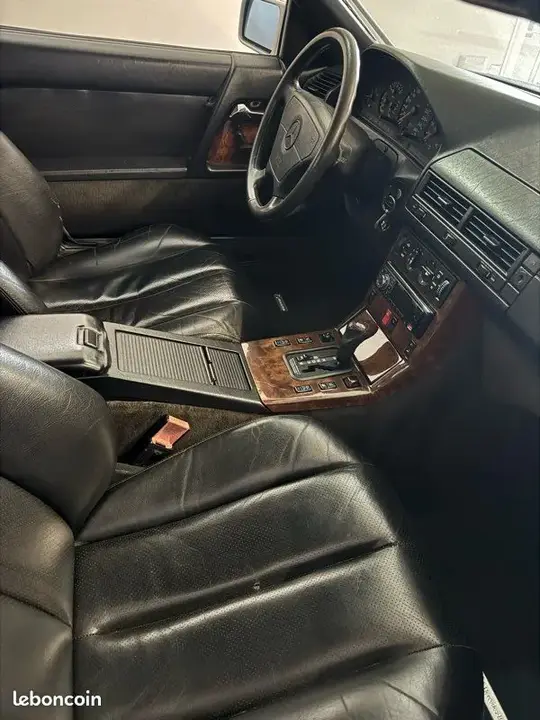 Mercedes-Benz 300 1991 photo 3
