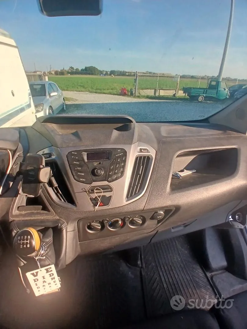 Ford Transit Custom 2015 photo 2