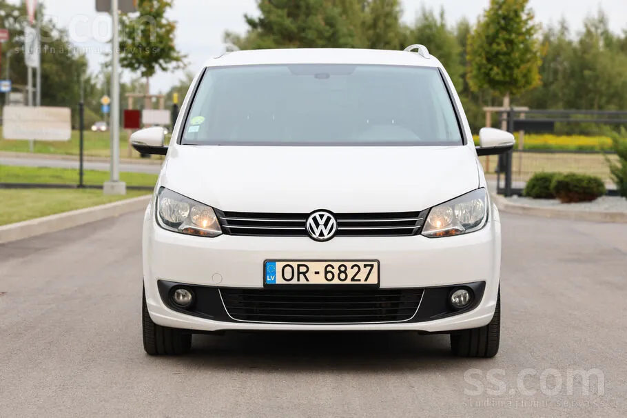 Volkswagen Touran 2013 photo 2