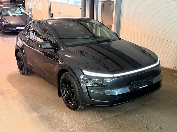 Tesla Model Y 2026 photo 3