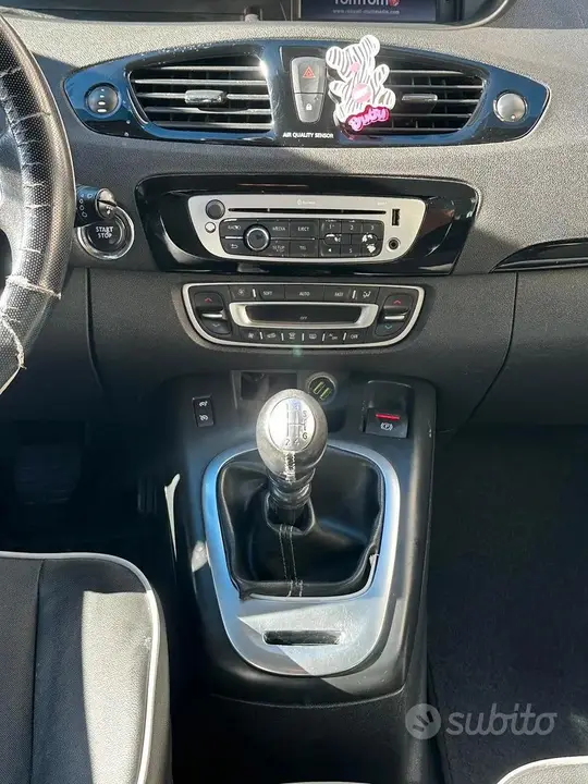 Renault Scenic 2013 photo 5
