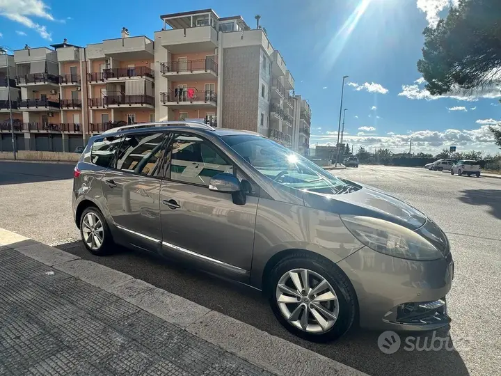 Renault Scenic 2013 photo 2