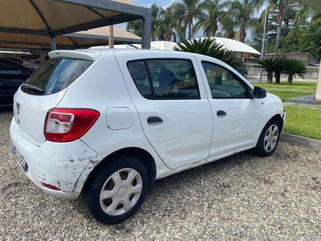 Dacia Sandero 2014 photo 4