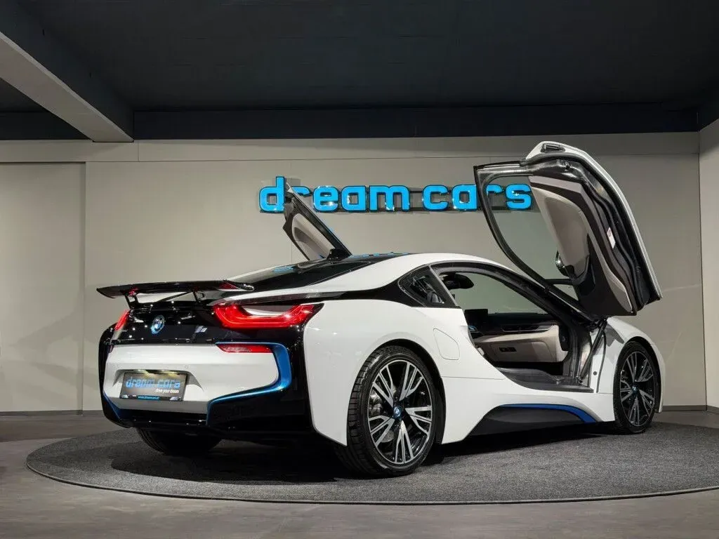 BMW I8 2015 photo 2