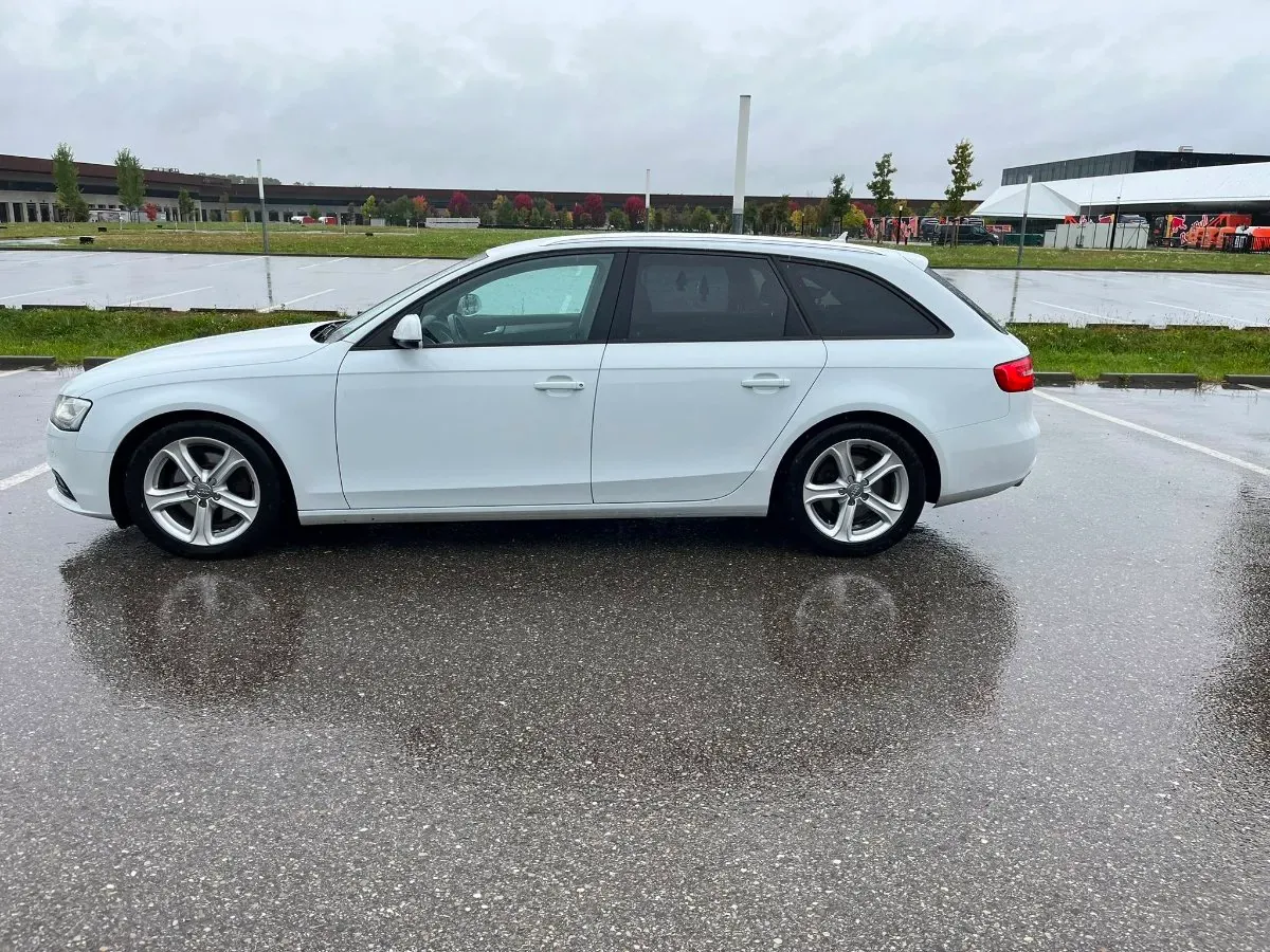 Audi A4 2013 photo 2