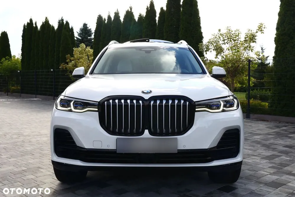 BMW X7 2022 photo 2