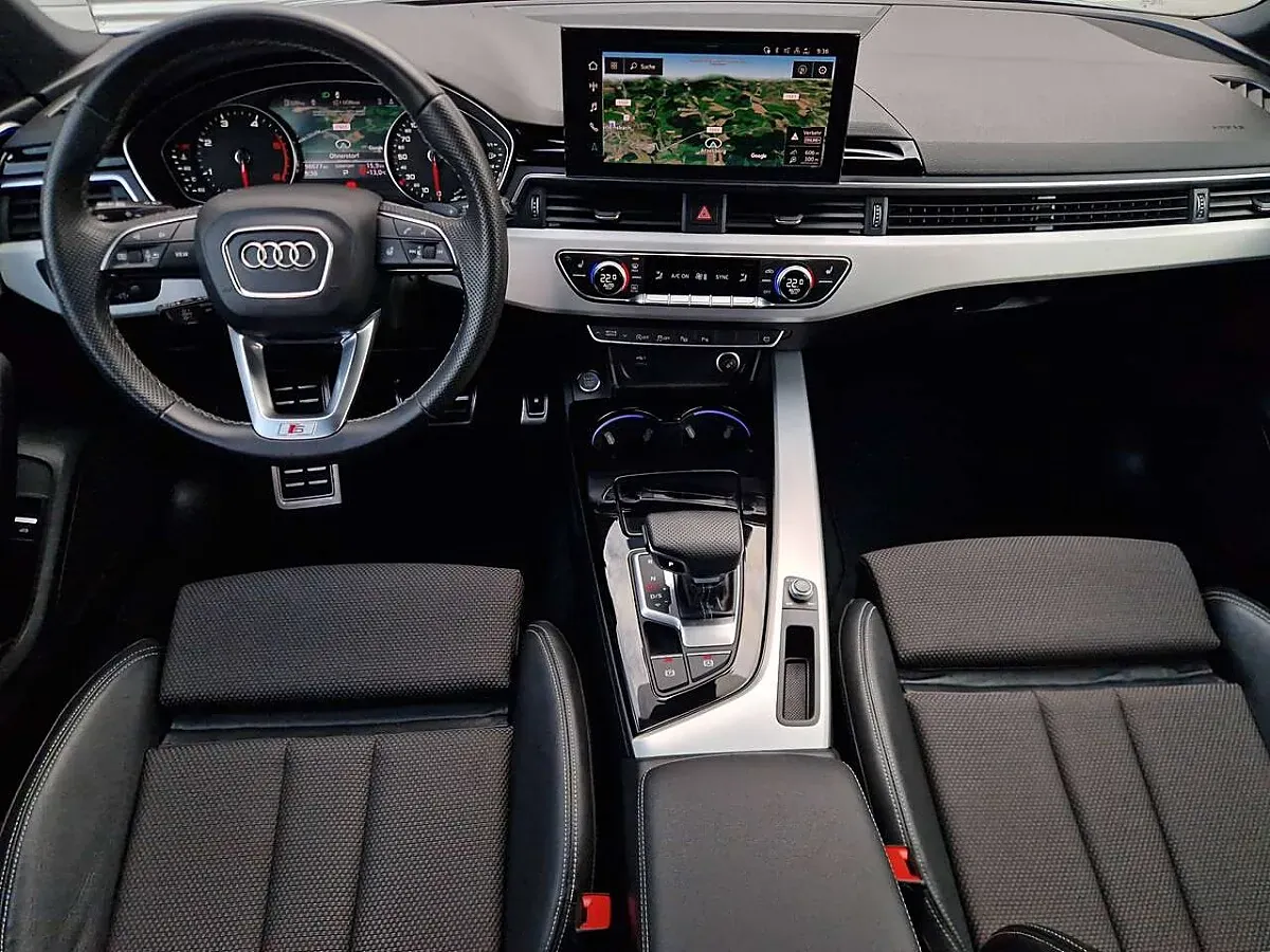 Audi A4 2023 photo 2