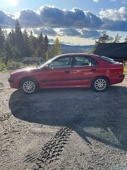Mitsubishi Carisma 2002 photo 3