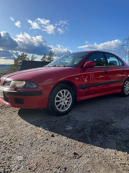 Mitsubishi Carisma 2002 photo 2