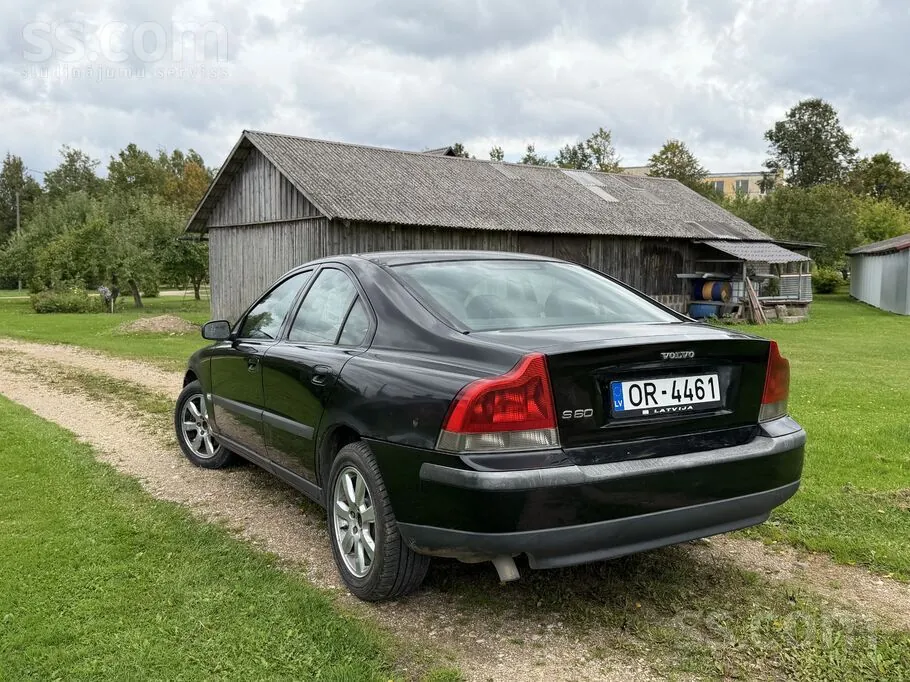Volvo S60 2004 photo 2
