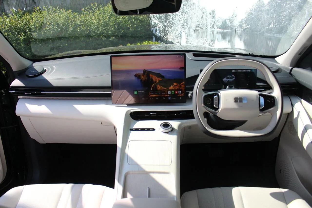 Geely Starray 2024 photo 3