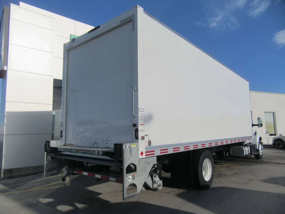 Ford F-750 2024 photo 3