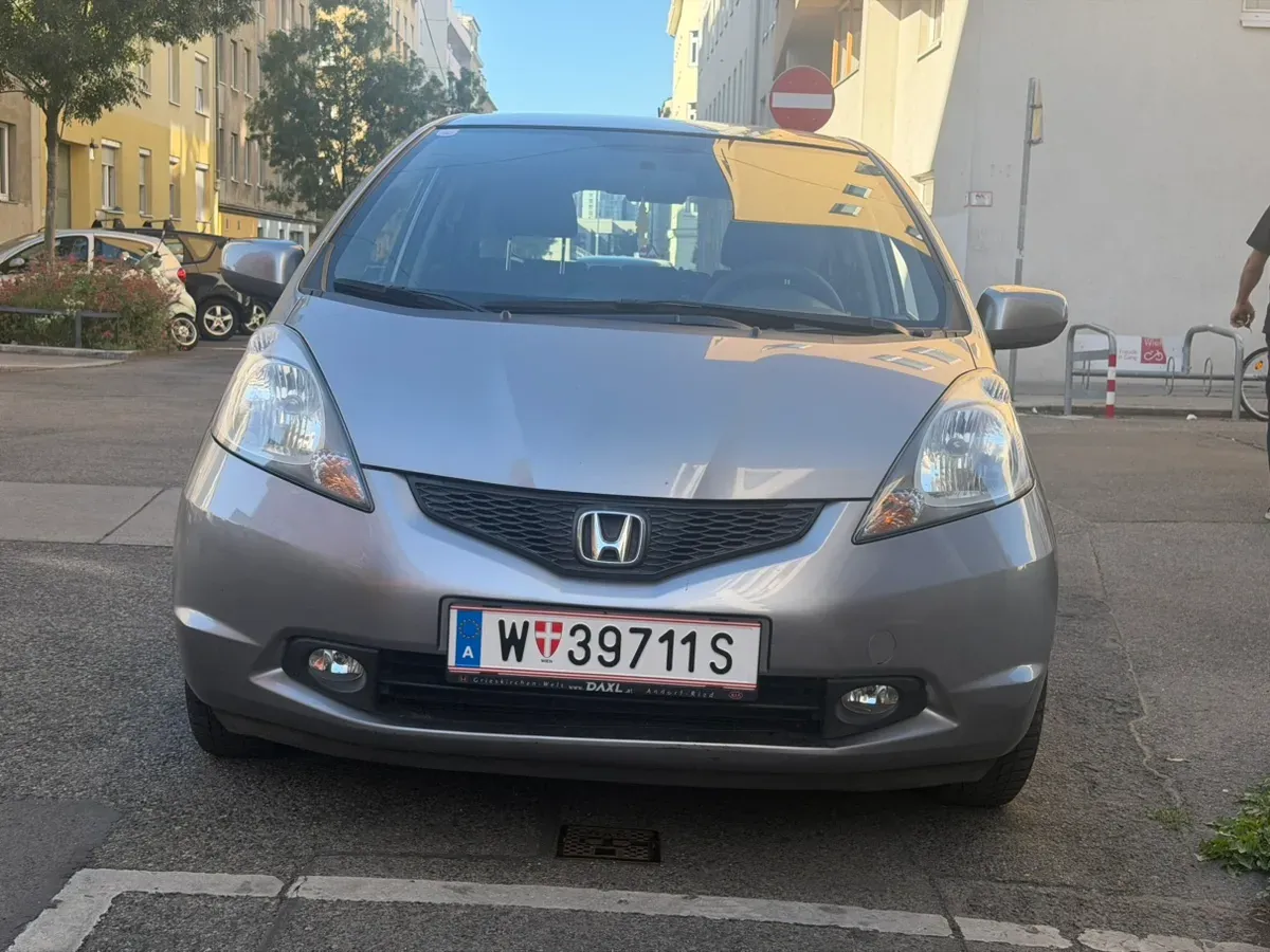 Honda Jazz 2009 photo 2