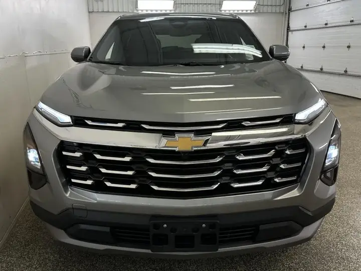Chevrolet Equinox 2026 photo 2