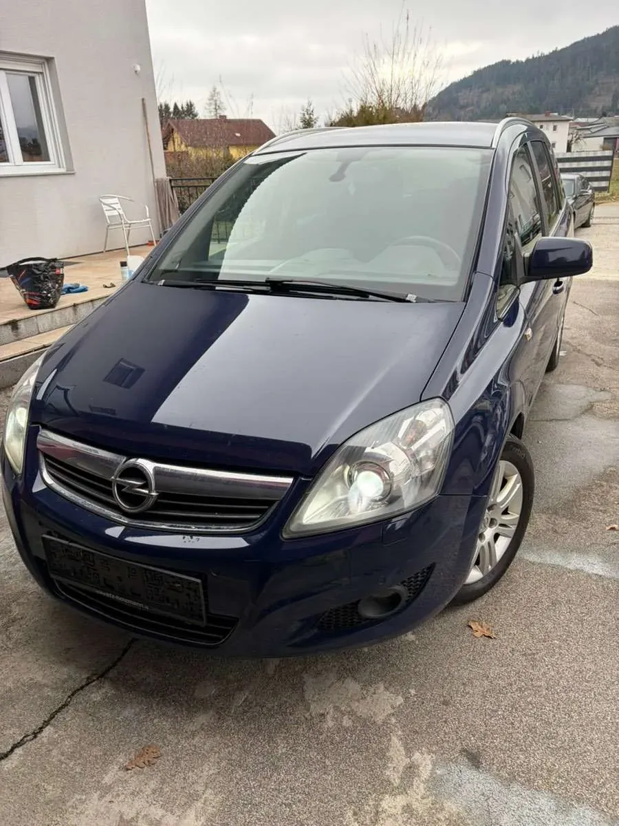 Opel Zafira 2013 photo 2