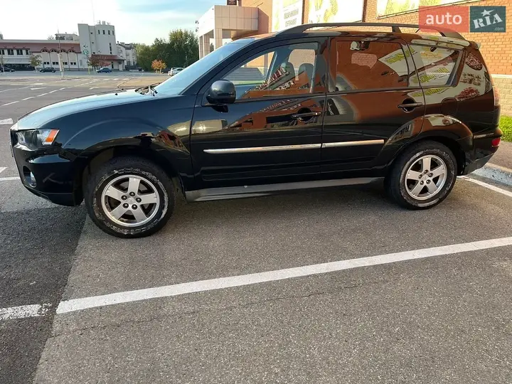 Mitsubishi Outlander Xl 2011 photo 4