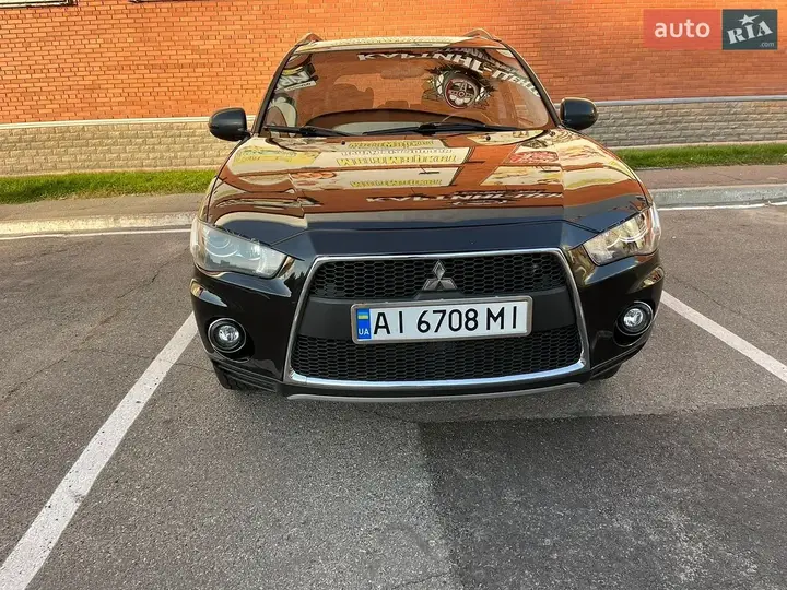 Mitsubishi Outlander Xl 2011 photo 2