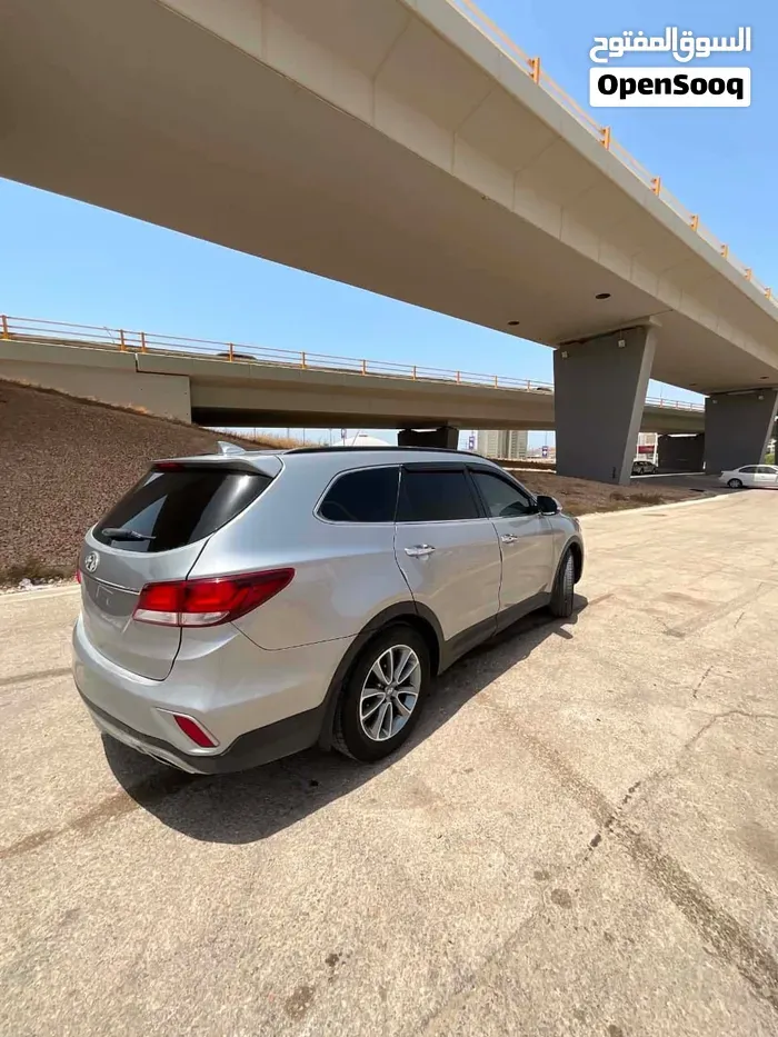 Hyundai Santa Fe 2018 photo 3