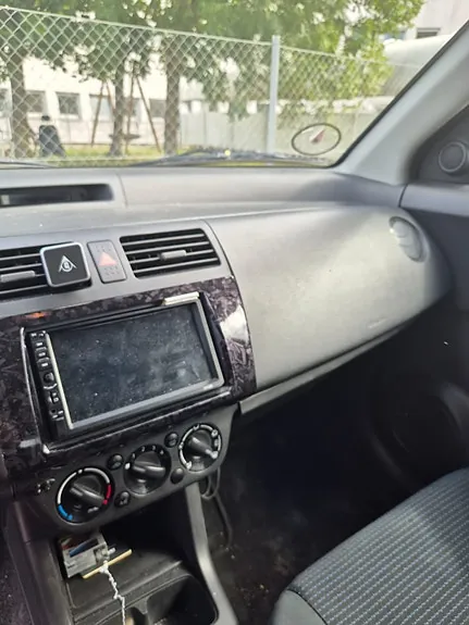 Suzuki Swift 2009 photo 4
