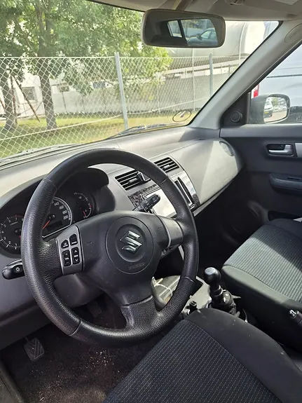 Suzuki Swift 2009 photo 3