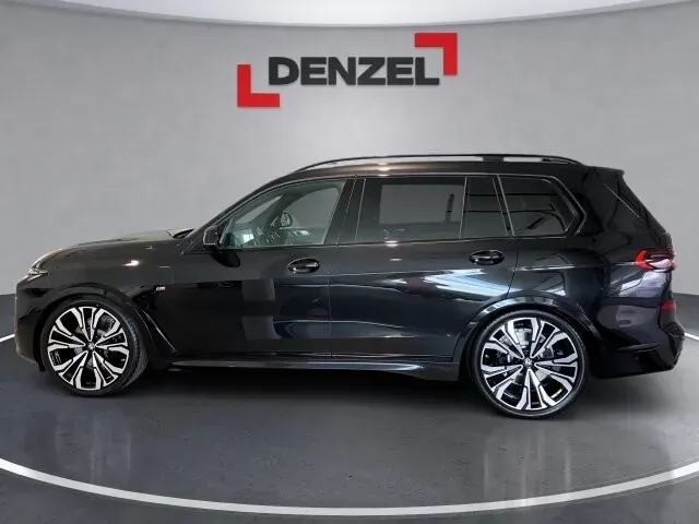 BMW X7 photo 2