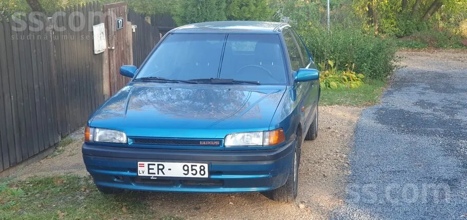 Mazda 323 1992 photo 3