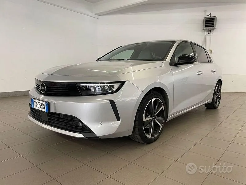 Opel Astra 2023 photo 2