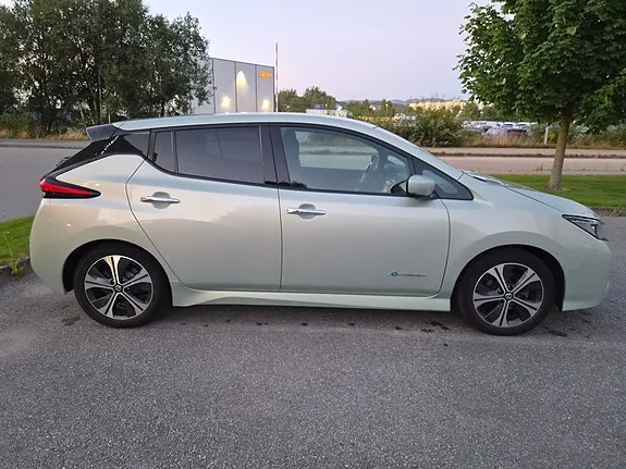 Nissan Leaf 2018 photo 2
