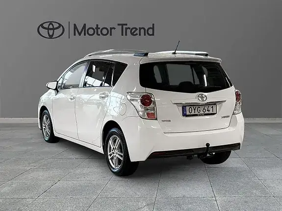 Toyota Verso 2015 photo 2