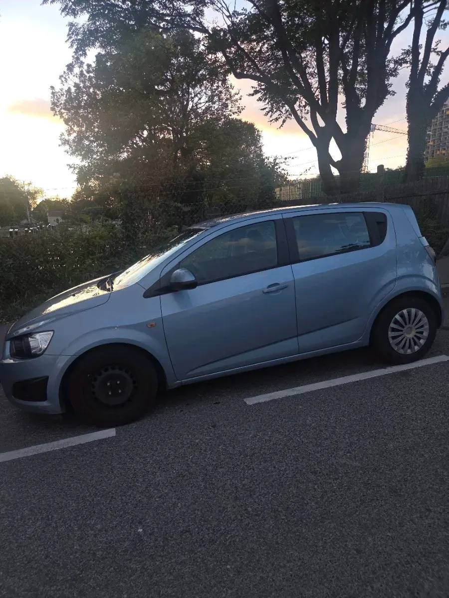 Chevrolet Aveo 2012 photo 2