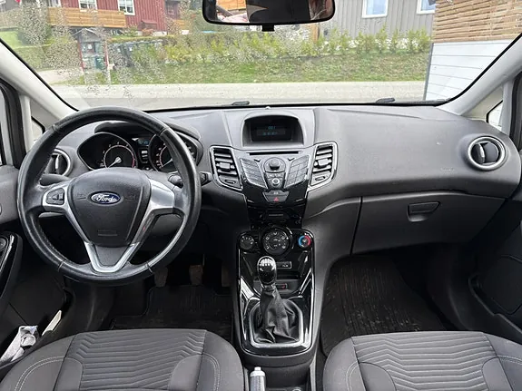 Ford Fiesta 2013 photo 4
