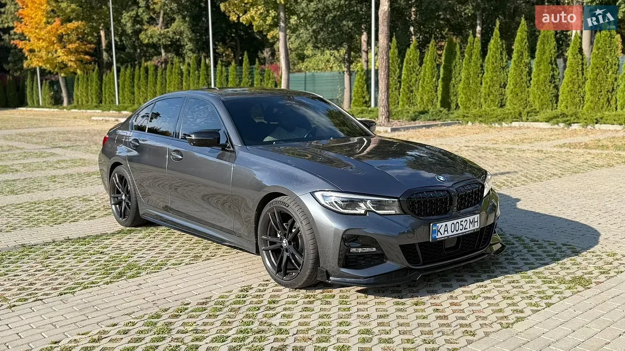BMW 3 Series 2018 photo 3