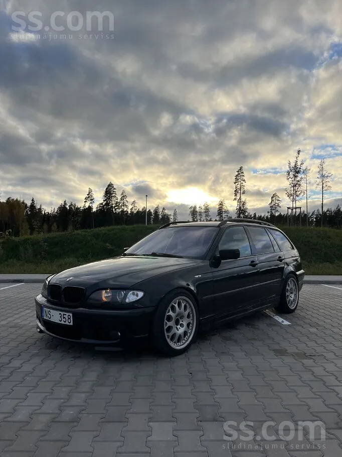 BMW 330
