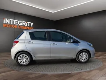 Toyota Yaris 2014 photo 3