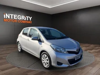 Toyota Yaris 2014 photo 2