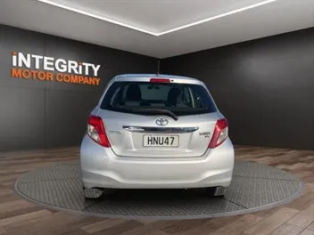 Toyota Yaris 2014 photo 5