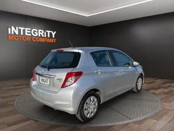 Toyota Yaris 2014 photo 4