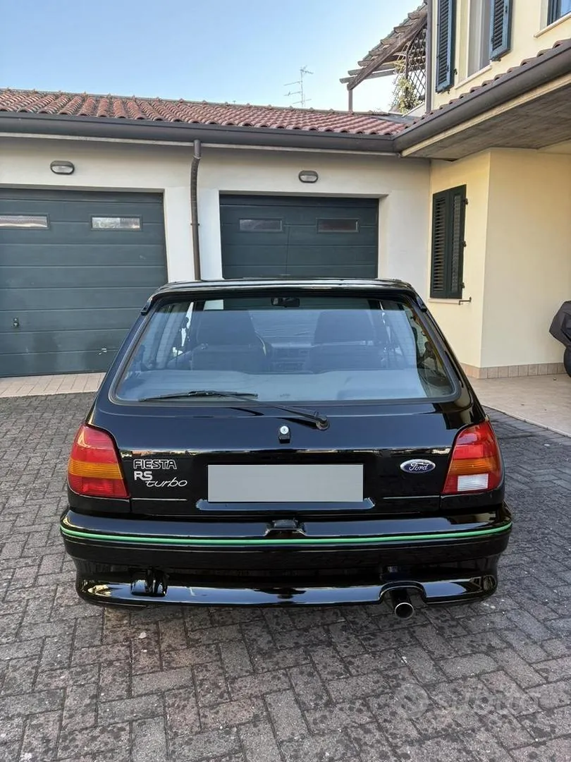 Ford Fiesta 1992 photo 2